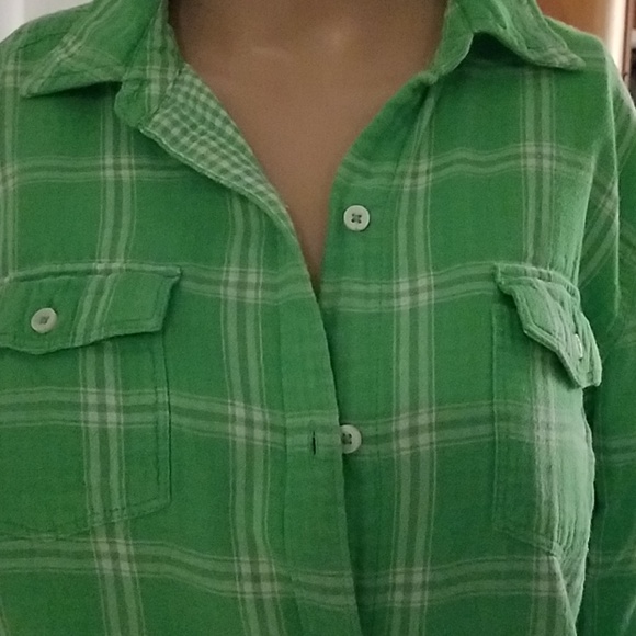 So plaid button up. Size L - Picture 4 of 6